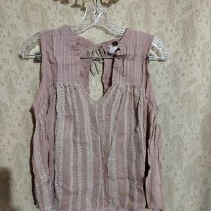 Simply Beautiful Free People top w/ties in back Sz M